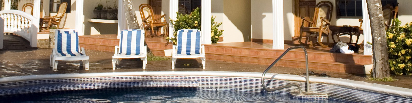 Casa Canada Poolside Cabanas